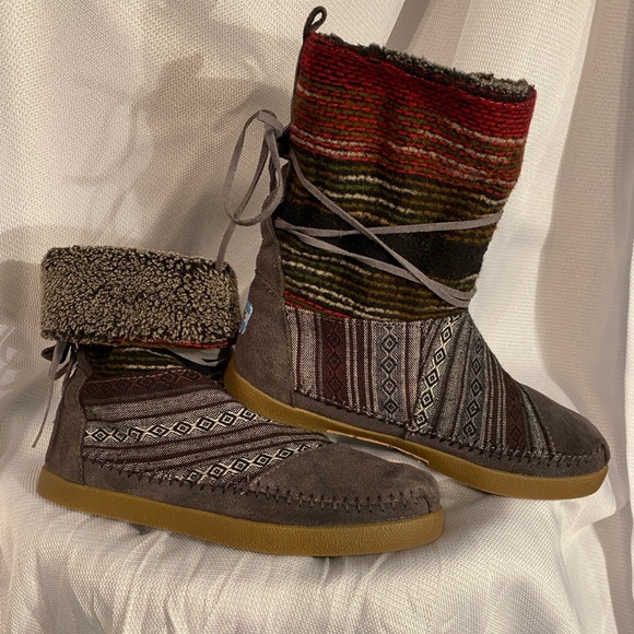 TOMS Faux fur lined roll down ankle booties women’s size 7 - Picture 1 of 13